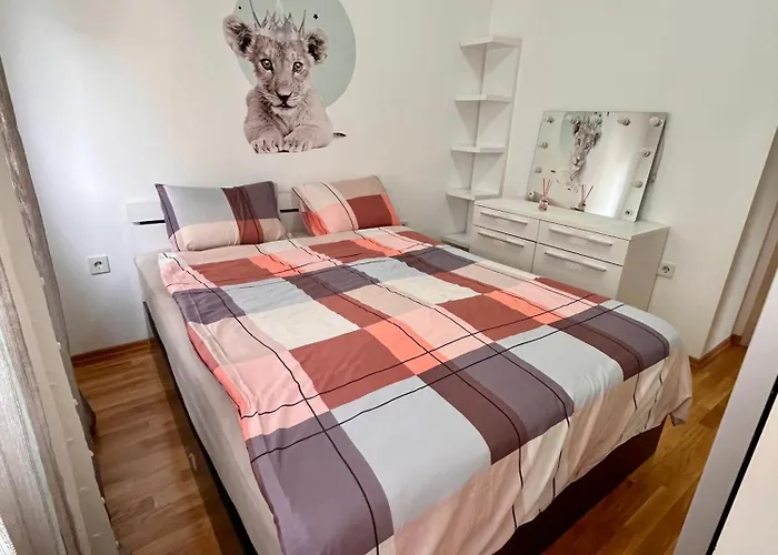 Ana Diamond Luxe Apartment