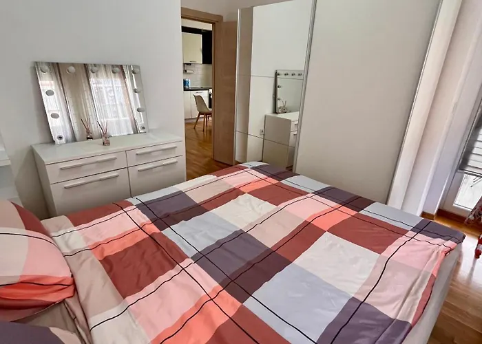 Ana Diamond Luxe Apartment